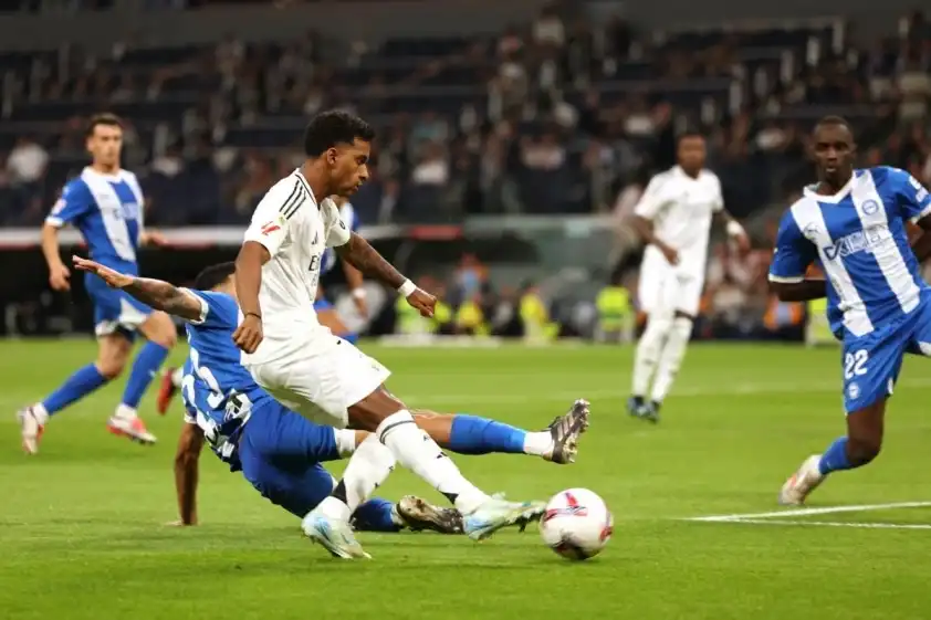 Real Madrid chỉ còn dồn toàn lực cho La Liga. Real Madrid chỉ còn dồn toàn lực cho La Liga.